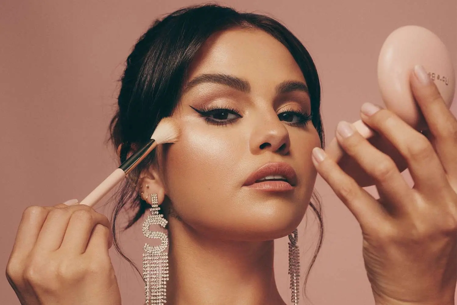 معرفی بهترین محصولات Rare Beauty