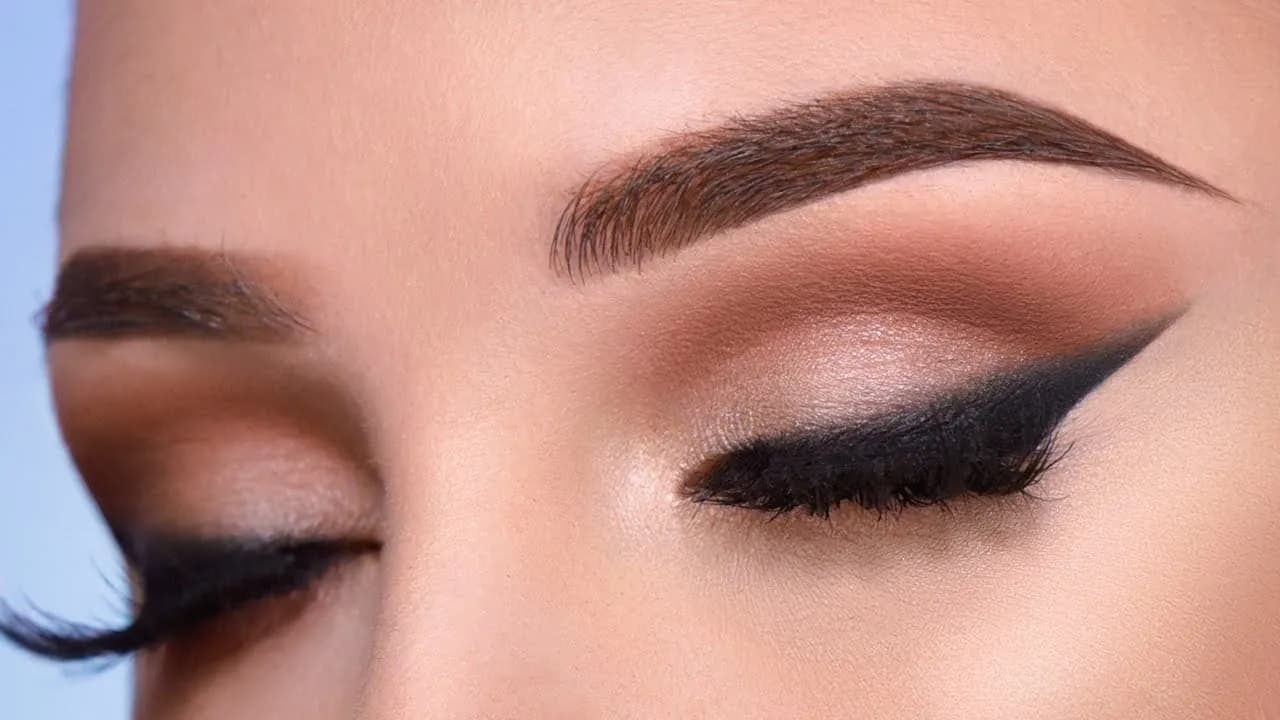 چرا در آرایش چشم باید دقت بیشتری کرد