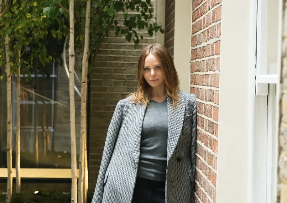 بررسی برند استلا مک کارتنی - طراحی پایدار و لوکس