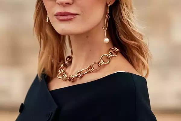 گردنبند برای یقه هفت