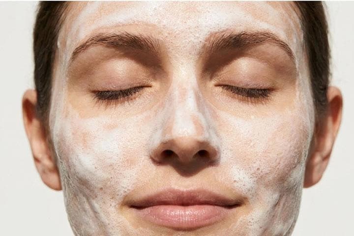 پاکسازی پوست از آلودگیها و آرایش