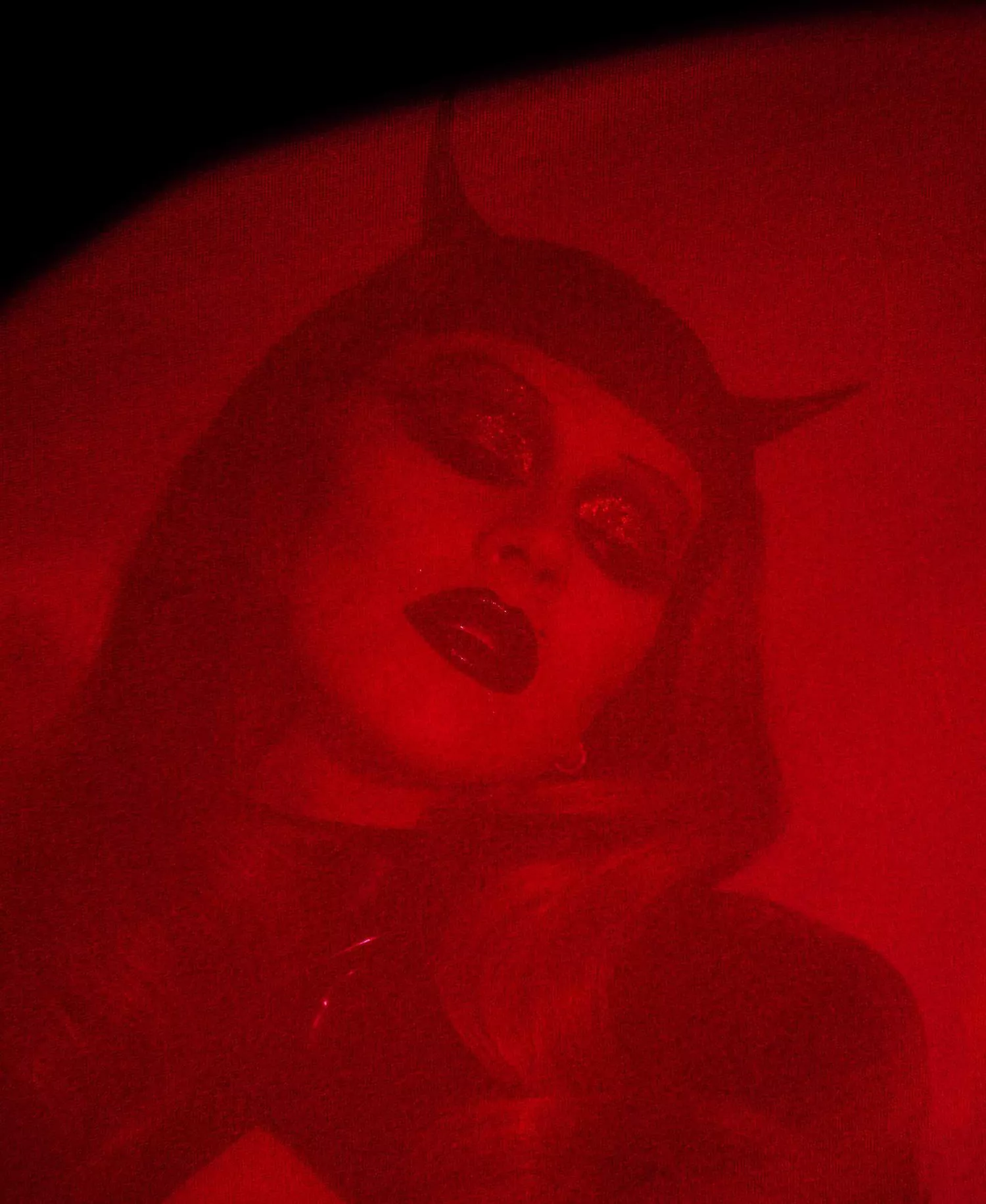 کریستینا آگیلرا به عنوان  شیطان-گریم هالووین